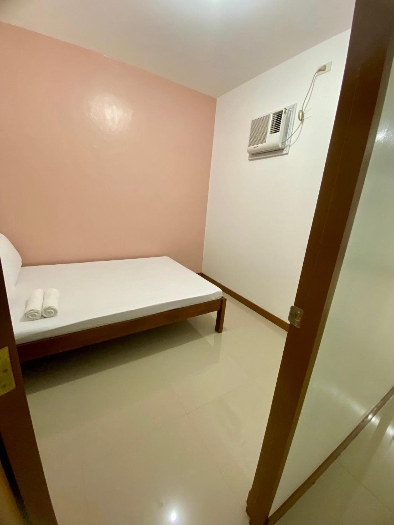 Mybed Dormitory Cebu Esterno foto