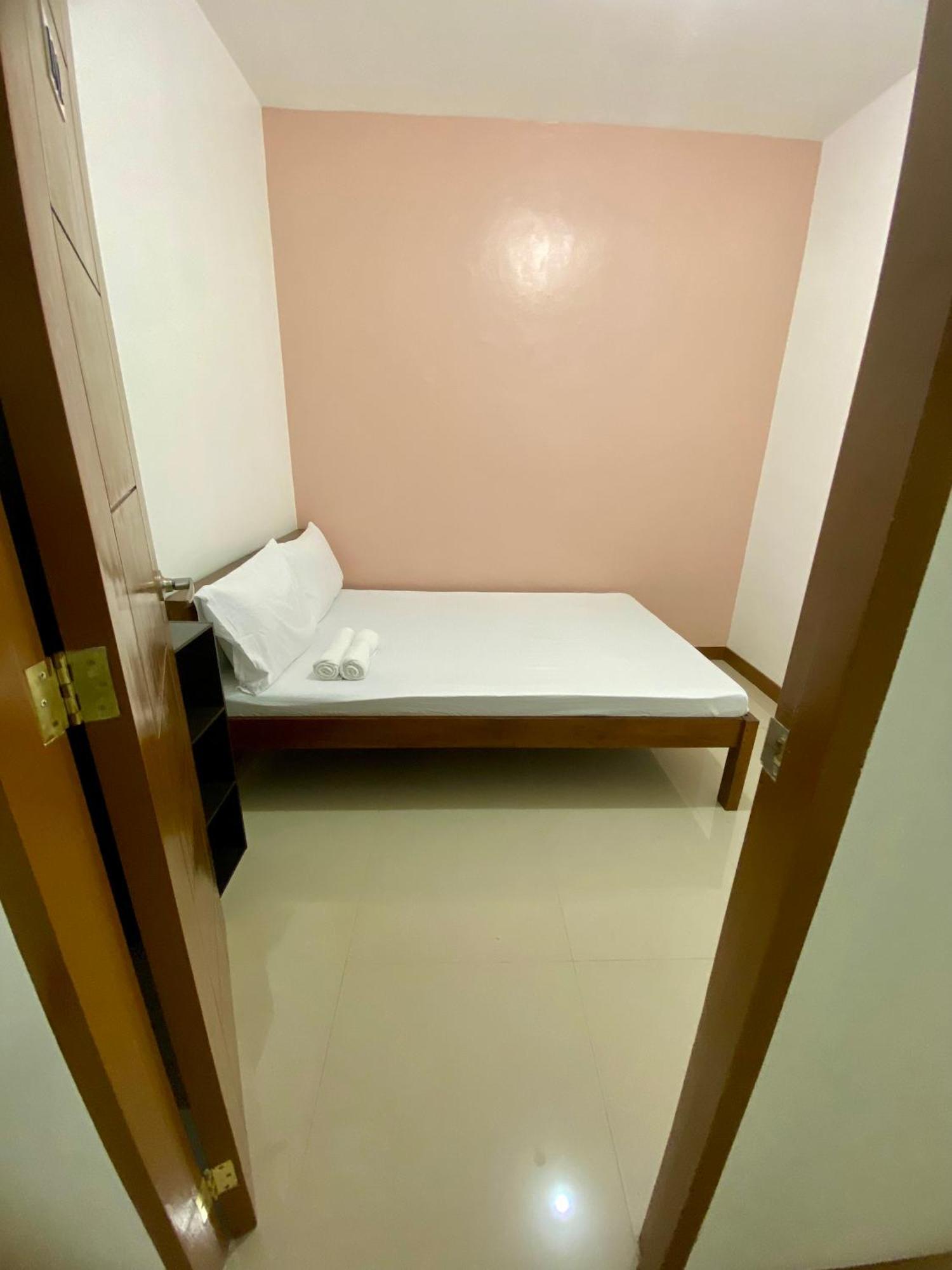 Mybed Dormitory Cebu Esterno foto
